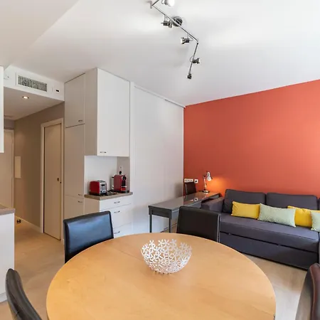 Brand New One Bedroom 2min Walk To Carlton